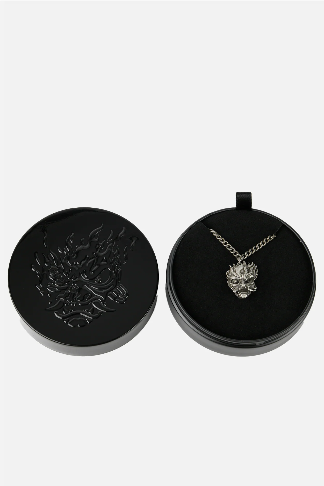 CYBERPUNK 2077 SAMURAI MEDALLION NECKLACE - Image 15