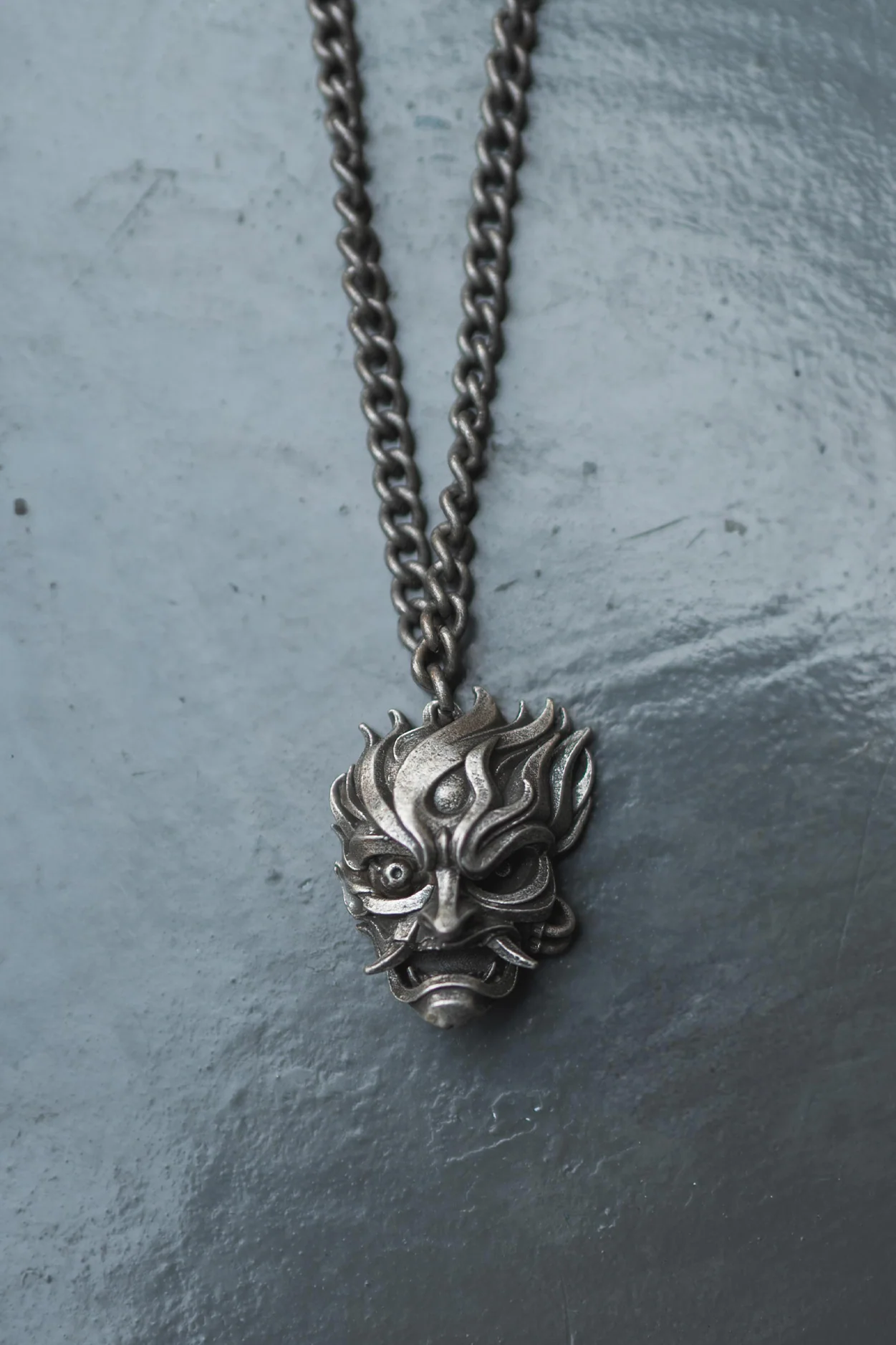 CYBERPUNK 2077 SAMURAI MEDALLION NECKLACE - Image 9