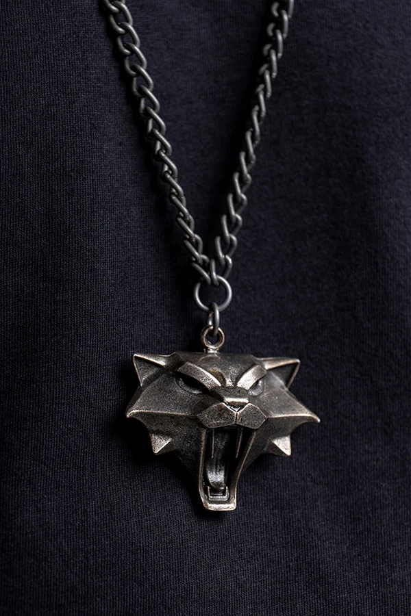 THE WITCHER CAT SCHOOL MEDALLION - Image 3